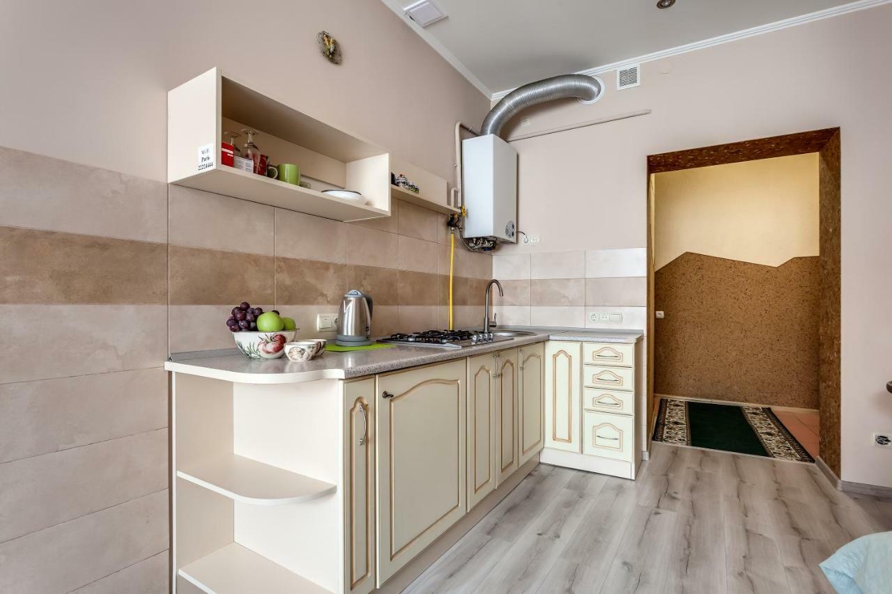Central Apartments Rynok Lviv Eksteriør billede