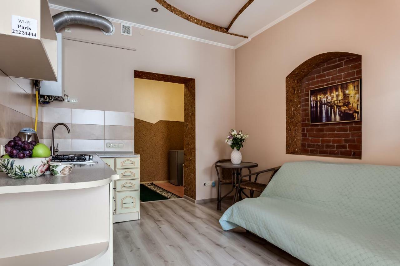 Central Apartments Rynok Lviv Eksteriør billede